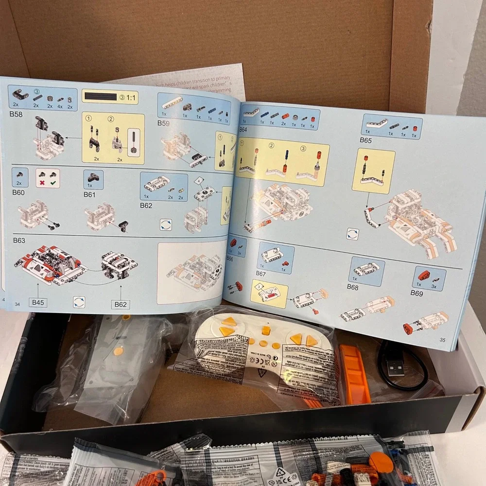 Pivonax 5-in-1 STEM Robot Building Toy Kit RC App Control 560 Pcs FC9016